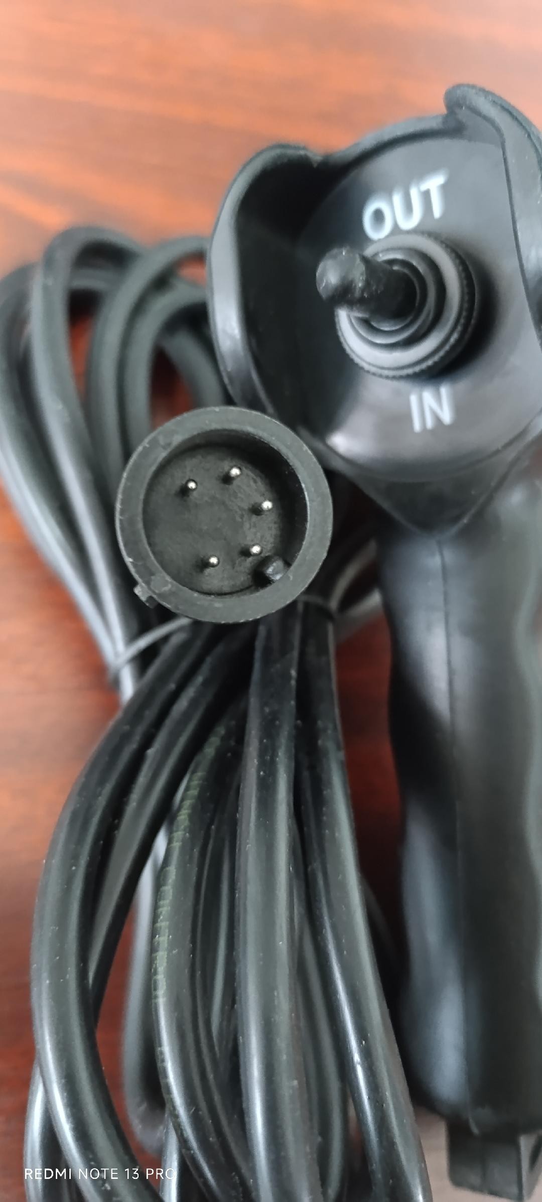 Telecomanda cu cablu 5 pini mici